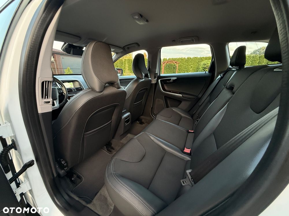 Volvo XC 60 D4 Drive-E Momentum - 29