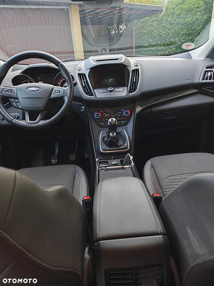 Ford Kuga 2.0 TDCi FWD Titanium - 16