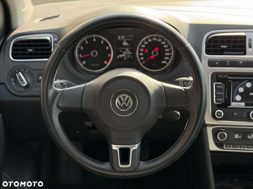 Volkswagen Polo 1.2 Life - 28
