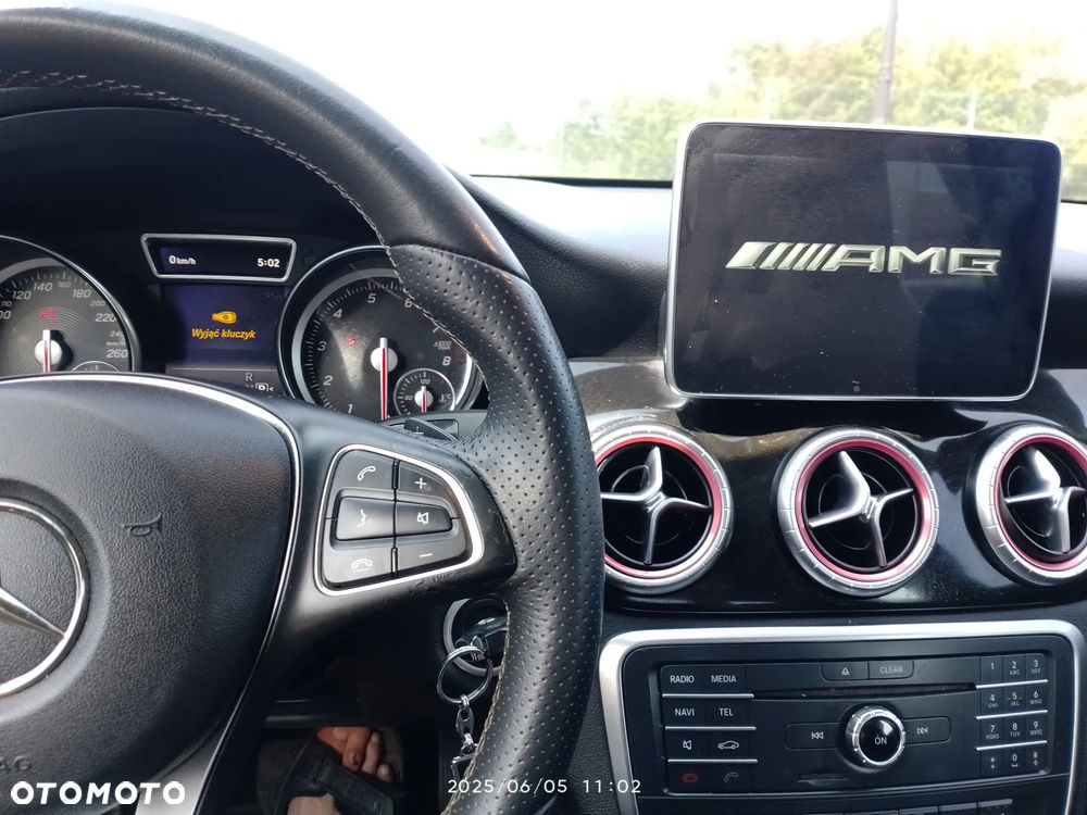 Mercedes-Benz CLA 250 4Matic 7G-DCT Sport - 10