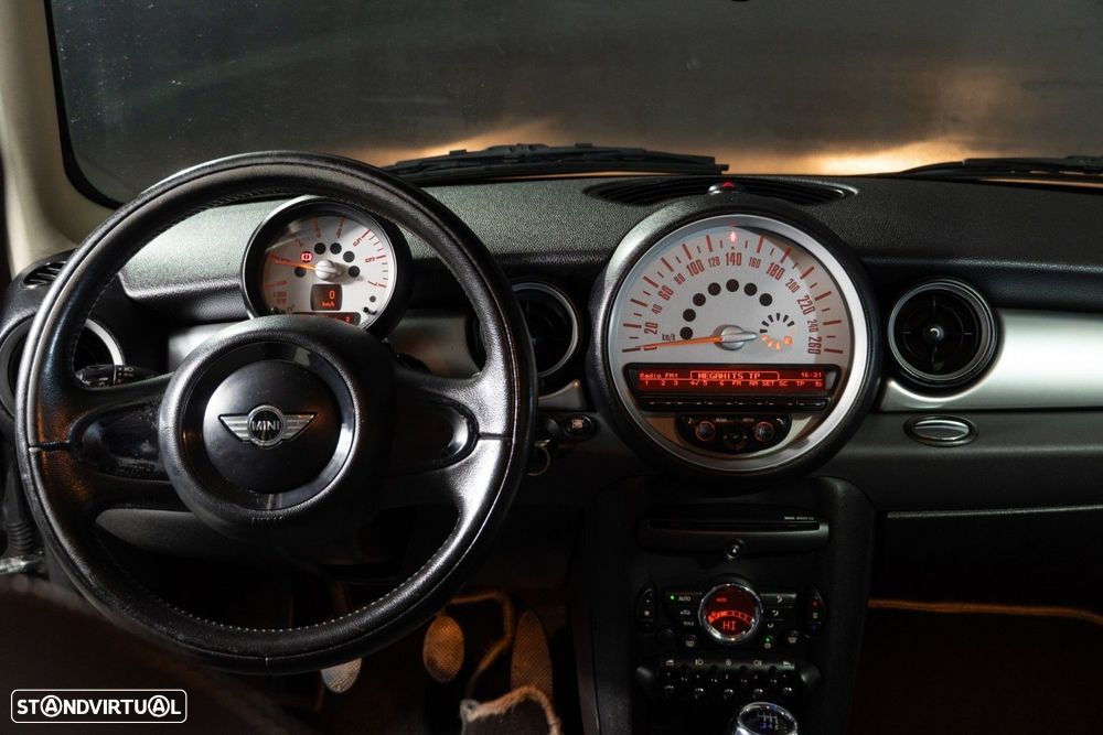 MINI 3 Portas One D - 9