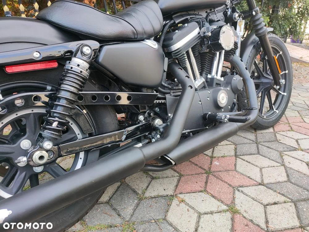 Harley-Davidson Sportster Iron 883 - 23