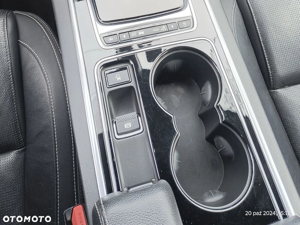 Jaguar XE 2.0 T R-Sport - 19