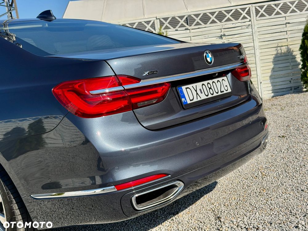 BMW Seria 7 750i xDrive Edition Exclusive - 29