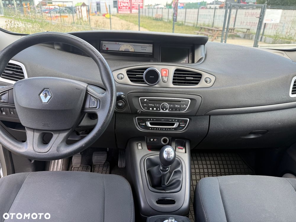 Renault Scenic 1.9 dCi Privilege - 10