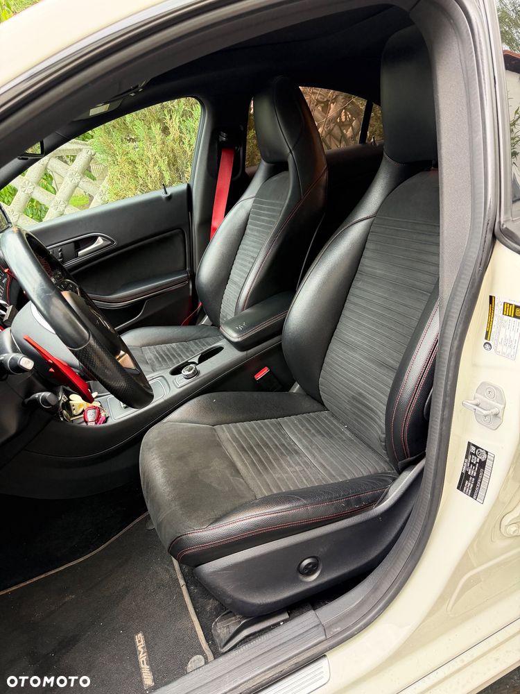 Mercedes-Benz CLA AMG 45 4-Matic - 9