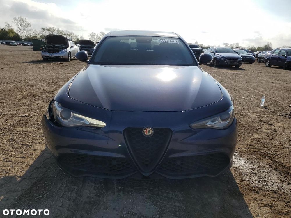 Alfa Romeo Giulia - 6