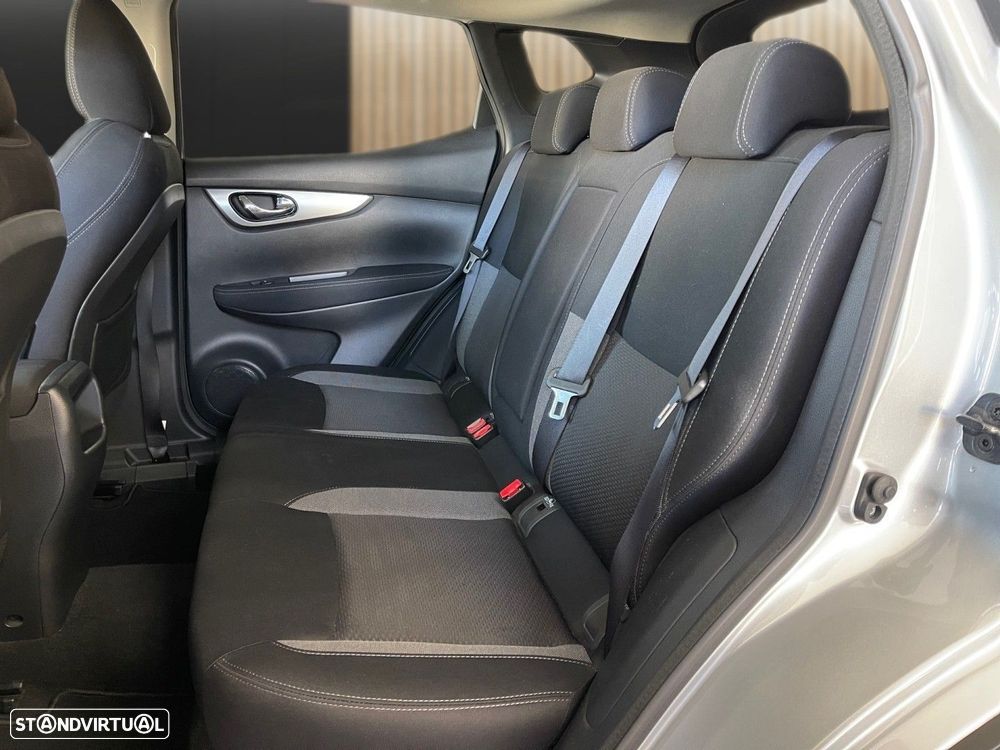 Nissan Qashqai 1.5 dCi N-Connecta - 9