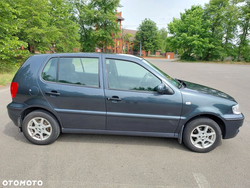 Volkswagen Polo 1.4 Basis - 2