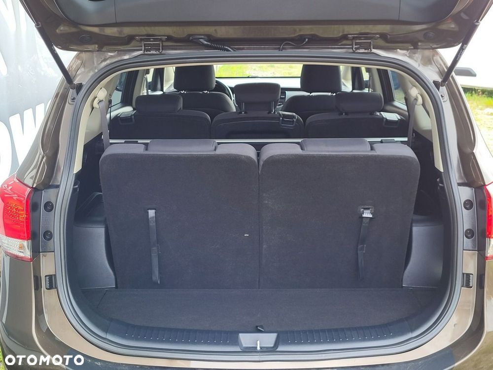 Kia Carens - 15