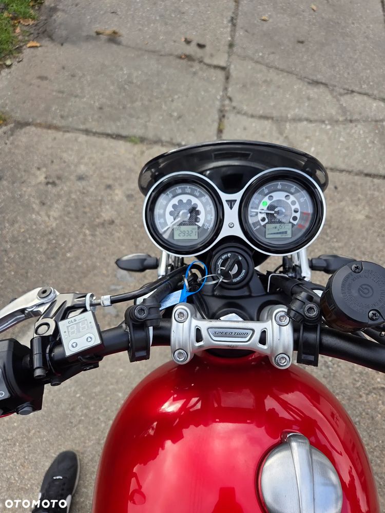 Triumph Speed Twin - 8