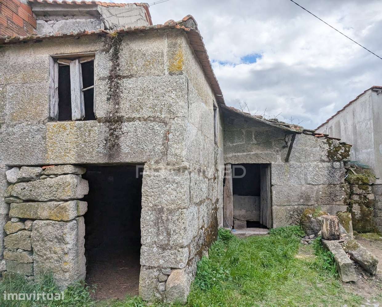 Casa em pedra para reconstrução em Vila Meã / Vila Real - Grande imagem: 3/13