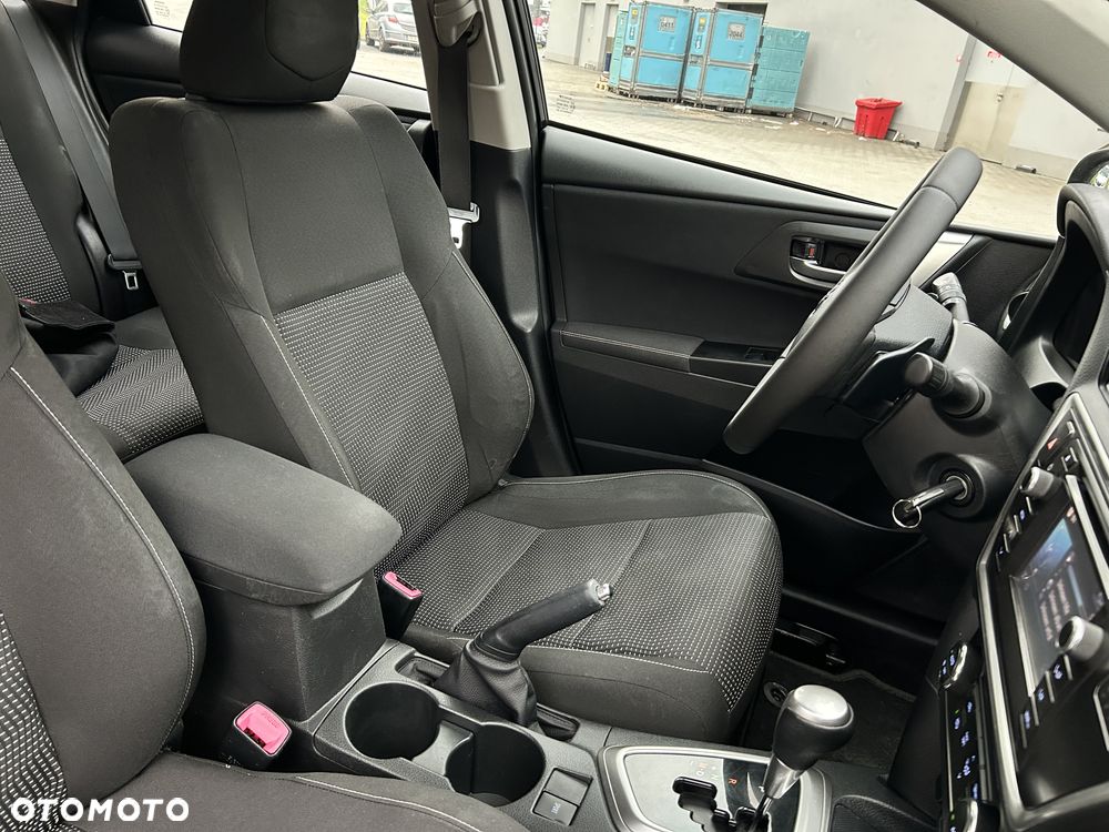 Toyota Auris - 12