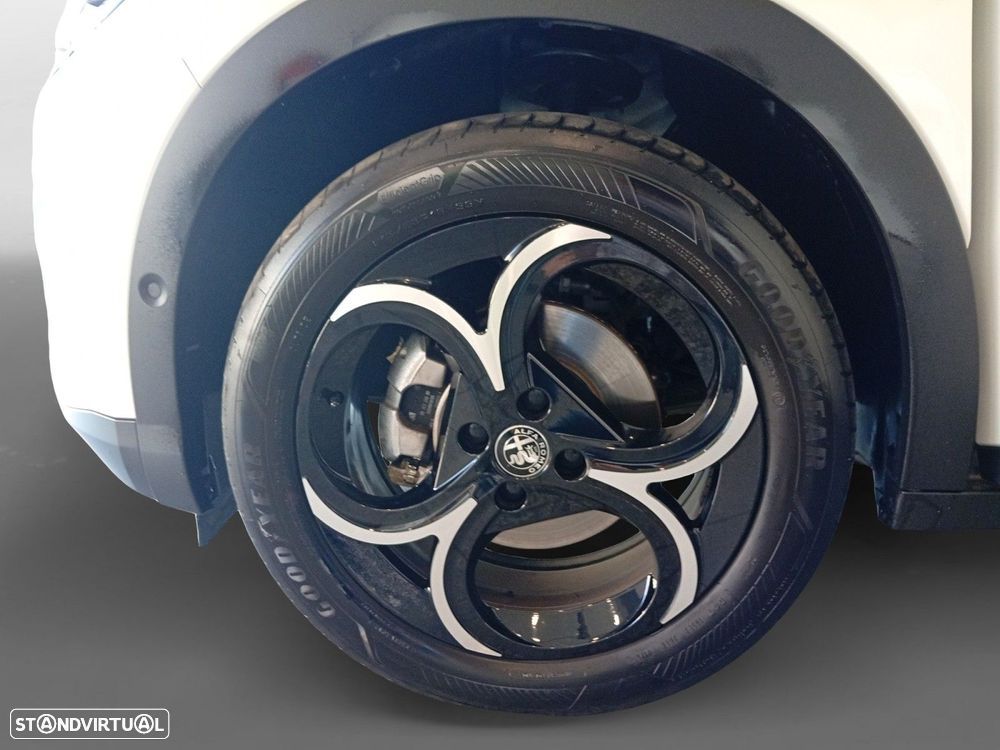 Alfa Romeo Junior 1.2 Speciale eDCT6 - 14