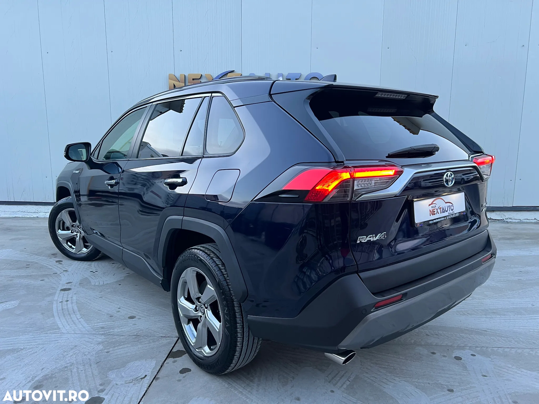 Toyota RAV4 - 4