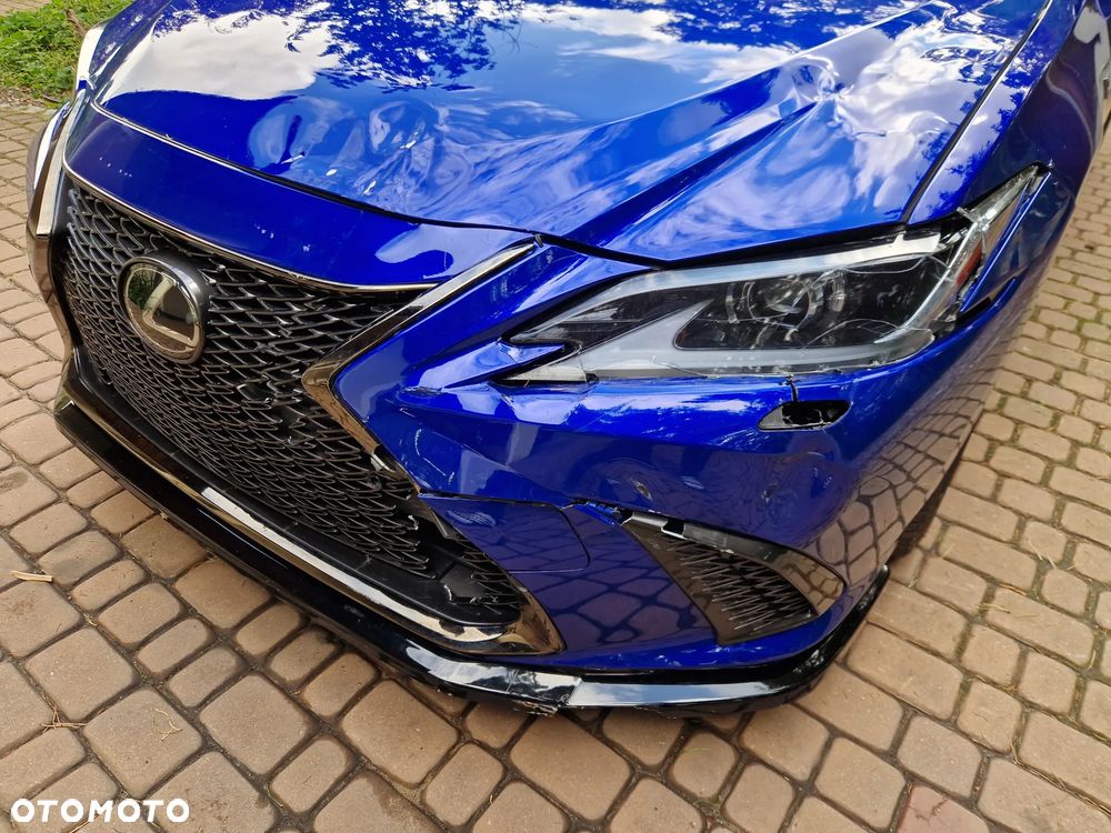 Lexus ES 300h F Sport Design - 3