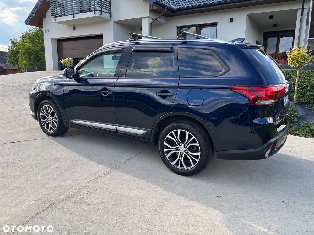 Mitsubishi Outlander - 1