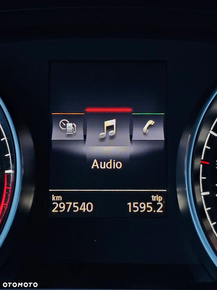 Volkswagen Golf 1.6 TDI BlueMotion Technology Cup - 23