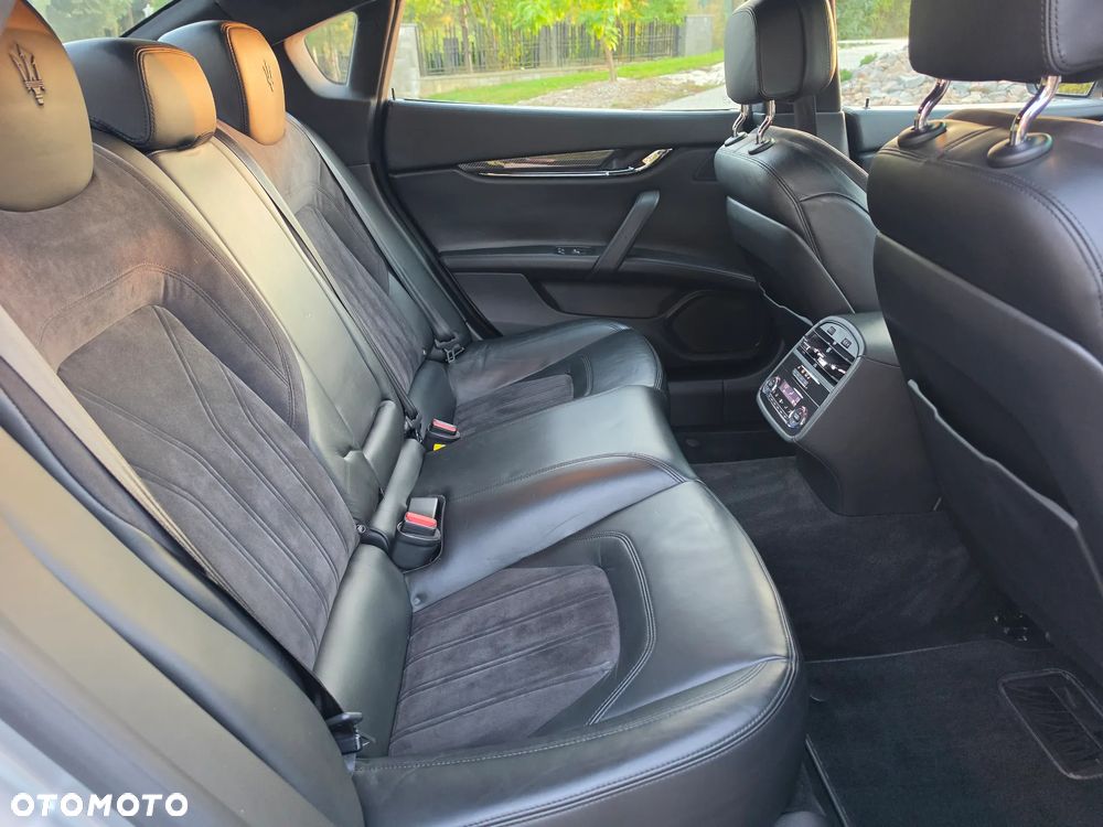 Maserati Quattroporte - 14