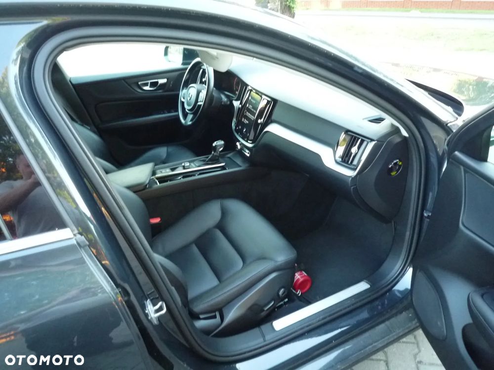 Volvo V60 D3 Drive-E Momentum - 12