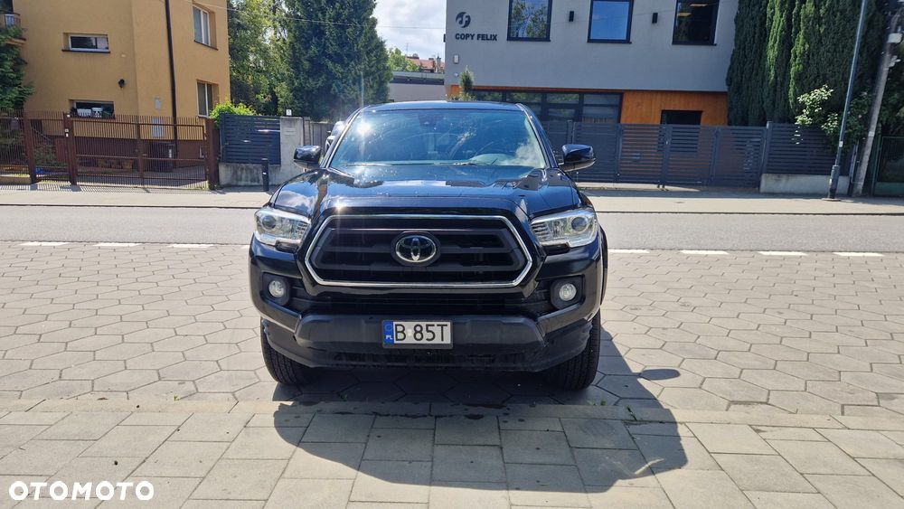 Toyota Tacoma - 4
