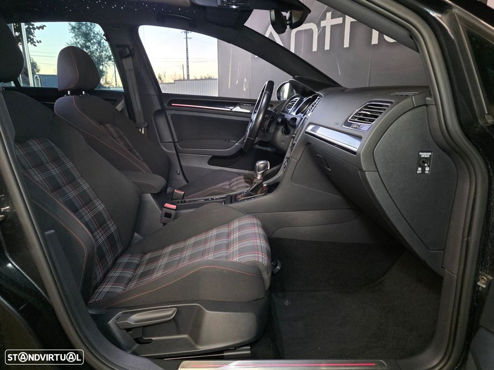 VW Golf 2.0 TSi GTi DSG - 19