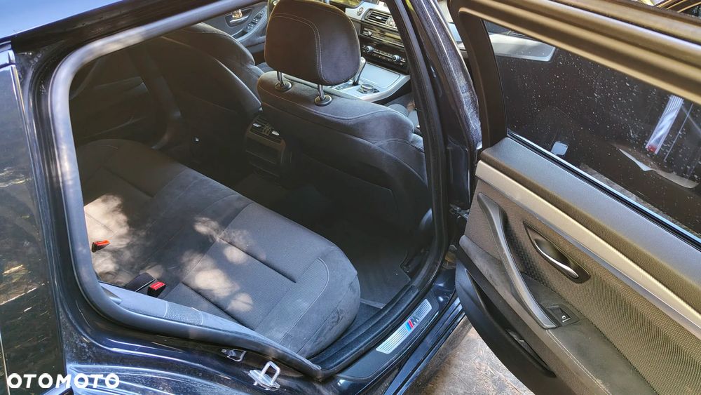BMW Seria 5 530d xDrive Modern Line - 12