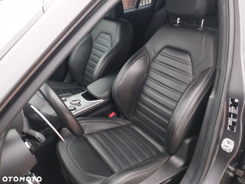 Alfa Romeo Giulia 2.0 Turbo Sprint - 12
