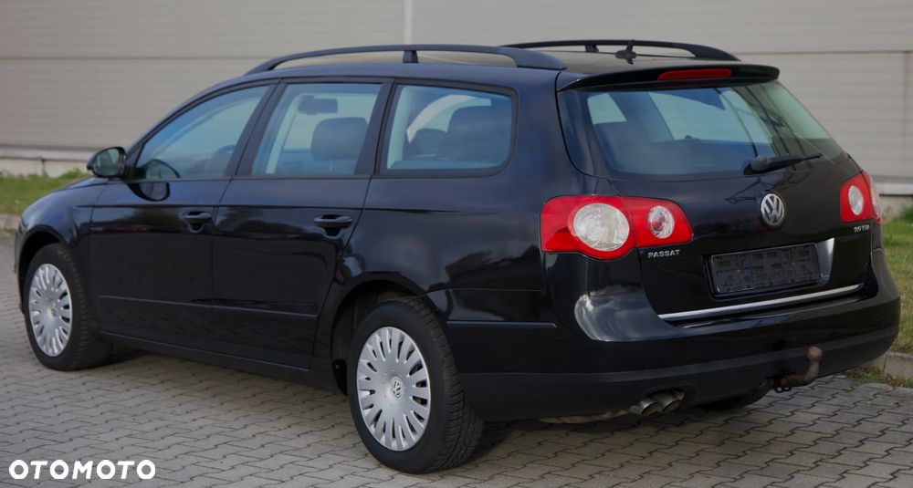 Volkswagen Passat 2.0 TDI DPF Comfortline - 23