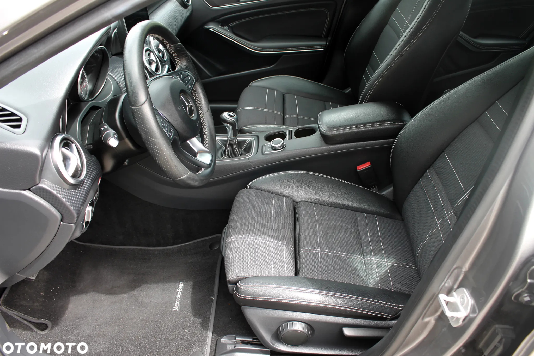 Mercedes-Benz Klasa A 180 (BlueEFFICIENCY) Urban - 5