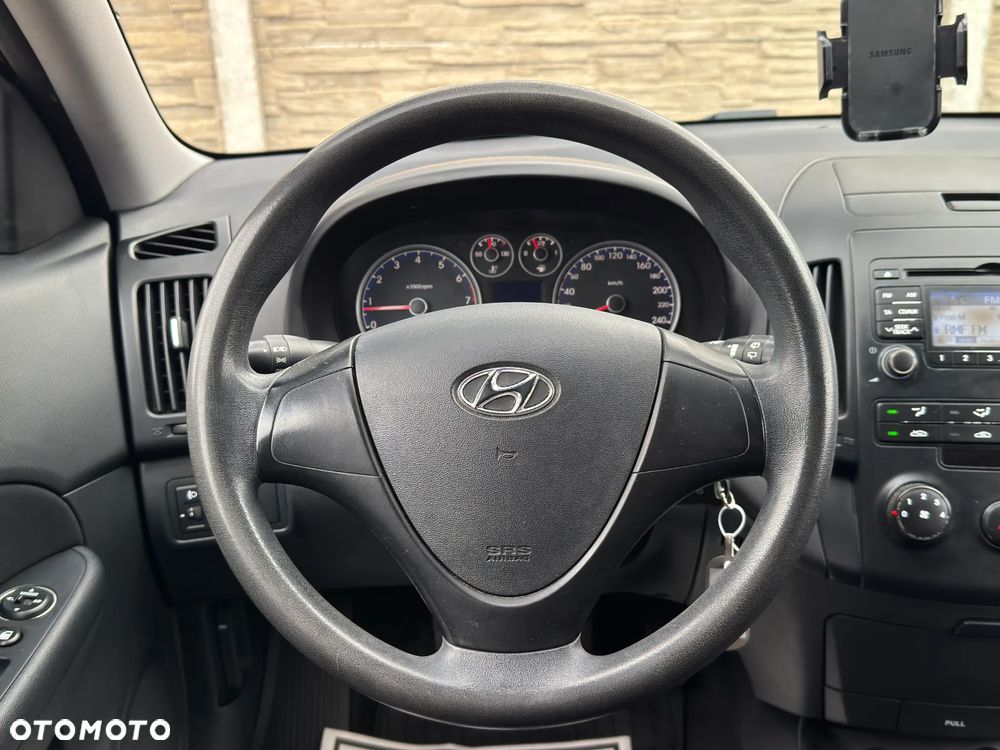 Hyundai i30 1.4 Base - 23