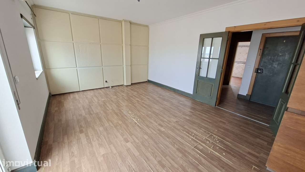 Apartamento T3 com 132m² e 2 amplas varandas Quinta do Conde. - Grande imagem: 2/19