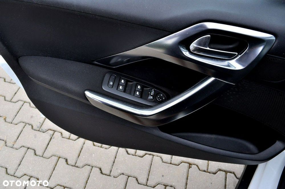 Peugeot 2008 PureTech 110 Stop&Start Business-Line - 16
