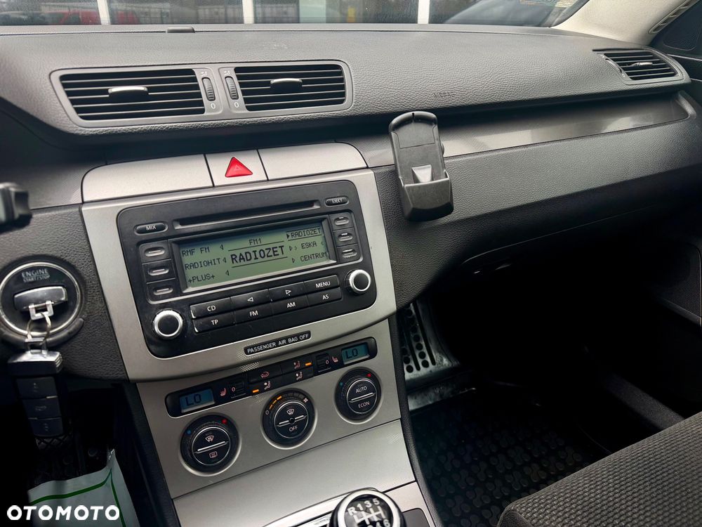 Volkswagen Passat - 24