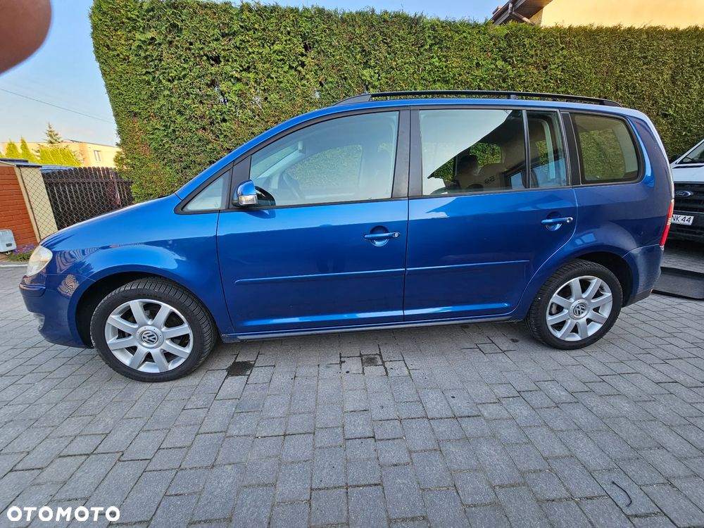 Volkswagen Touran 1.4 TSI DSG Conceptline - 4