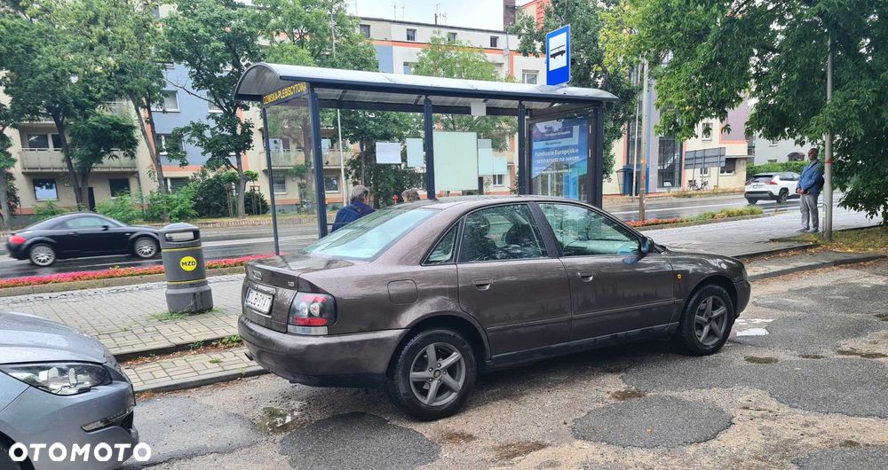Audi A4 Limousine - 3