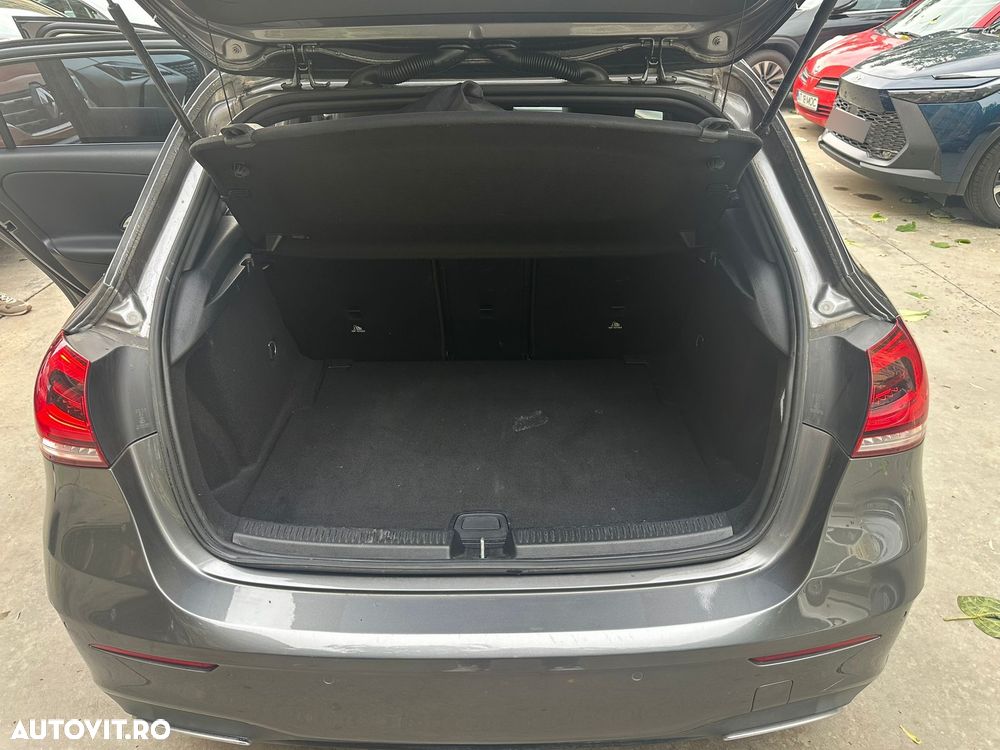 Mercedes-Benz A 180 d Sedan Aut. - 12