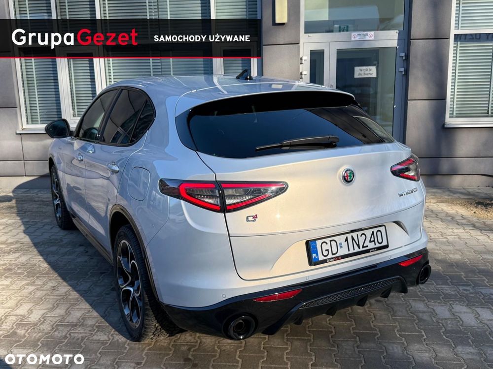 Alfa Romeo Stelvio - 10