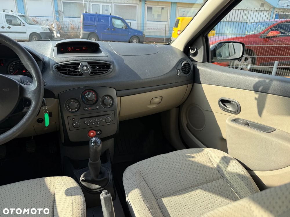 Renault Clio 1.2 16V Confort Dynamique - 27