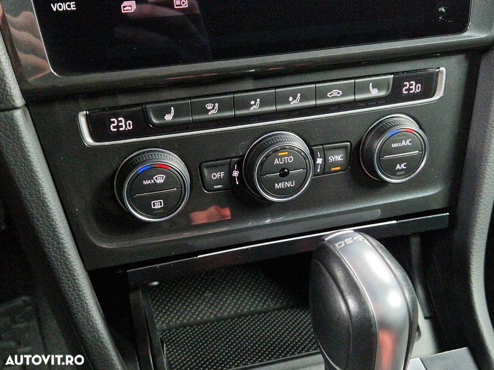 Volkswagen Golf - 21