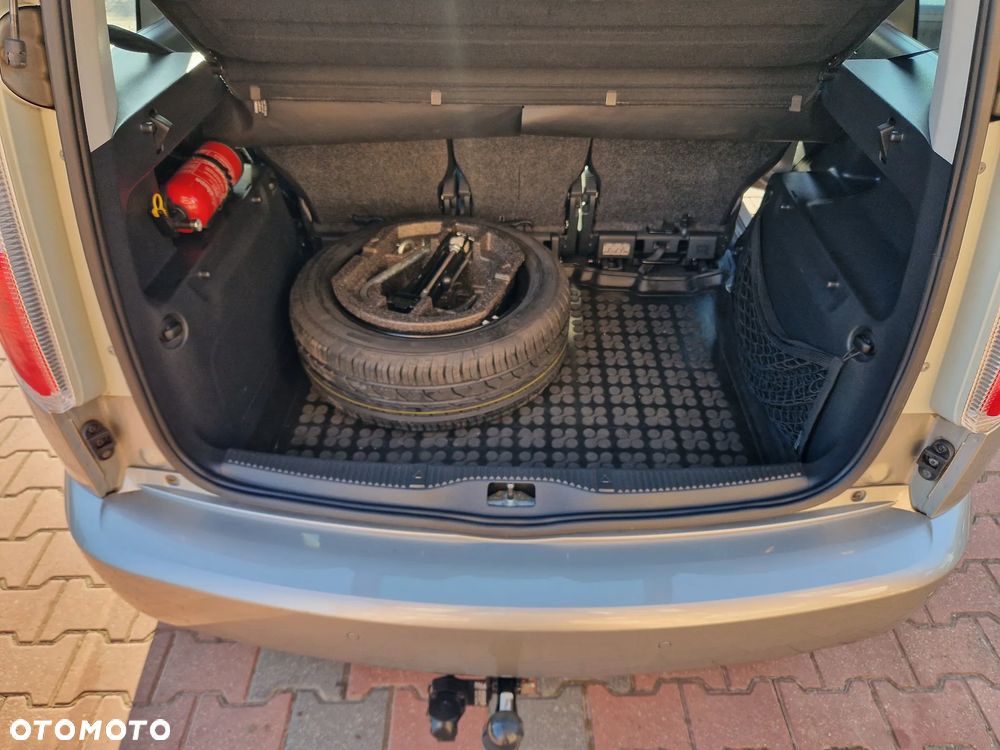 Skoda Roomster 1.4 16V Comfort - 11