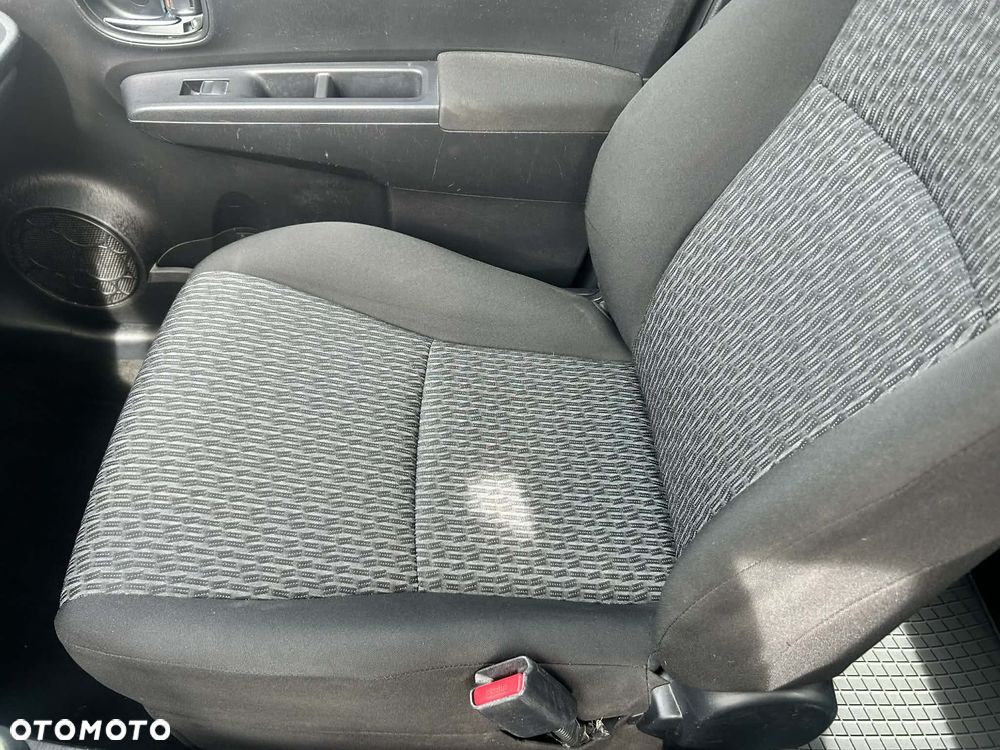 Toyota Yaris 1.4 D-4D Active - 8