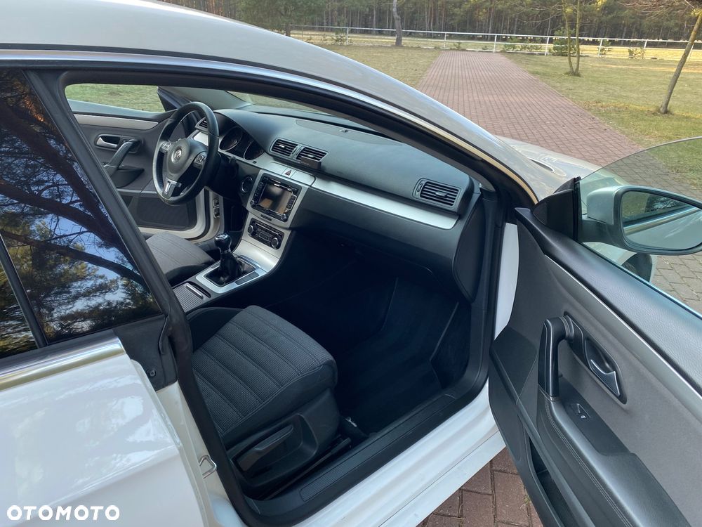 Volkswagen Passat CC - 14