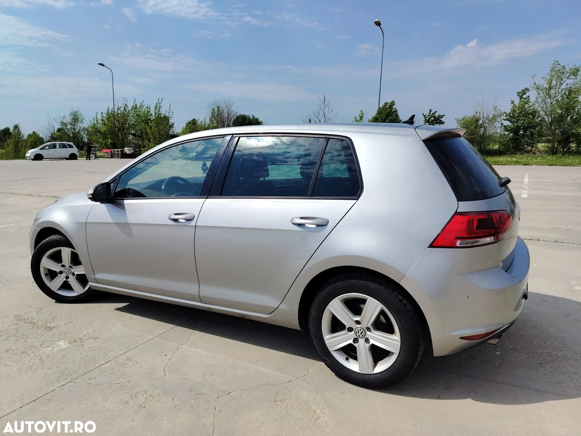 Volkswagen Golf 2.0 TDI DPF BMT Comfortline - 2