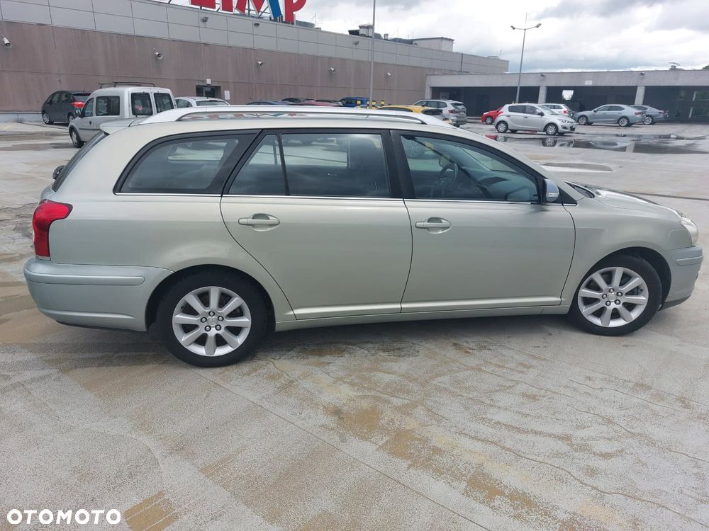 Toyota Avensis 2.0 D-4D - 6