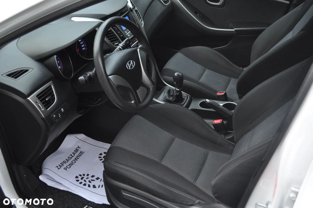 Hyundai i30 blue 1.4 Classic - 17