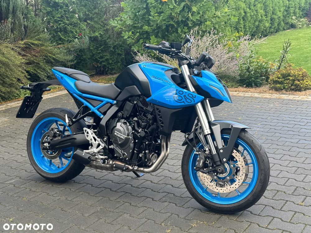 Suzuki GSX - 2