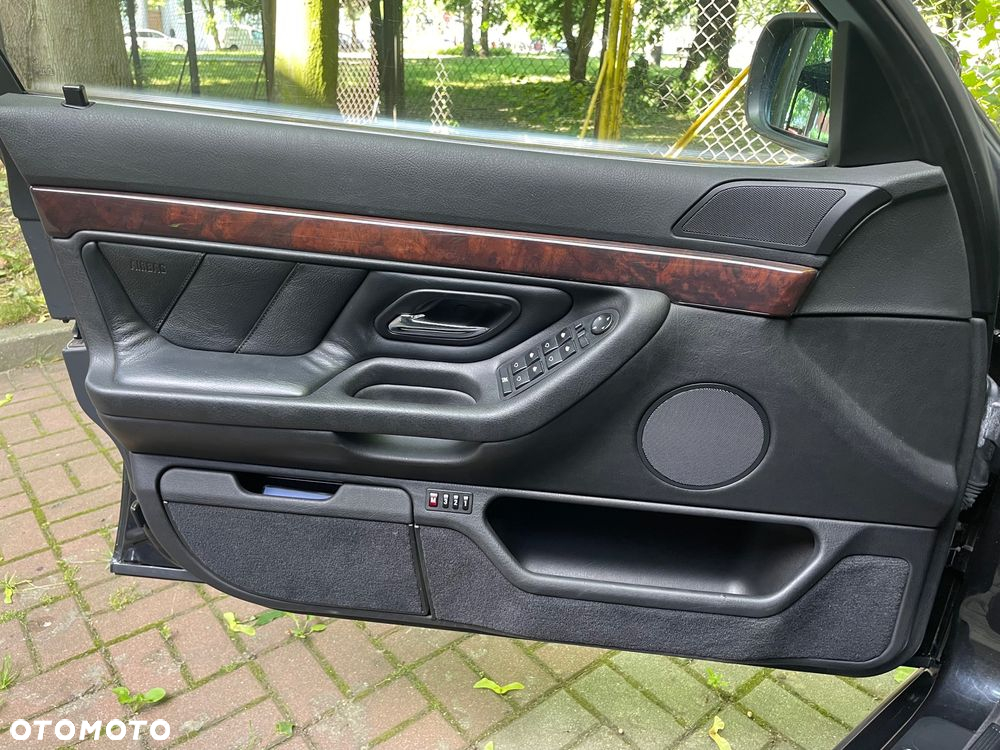 BMW Seria 7 740i - 31