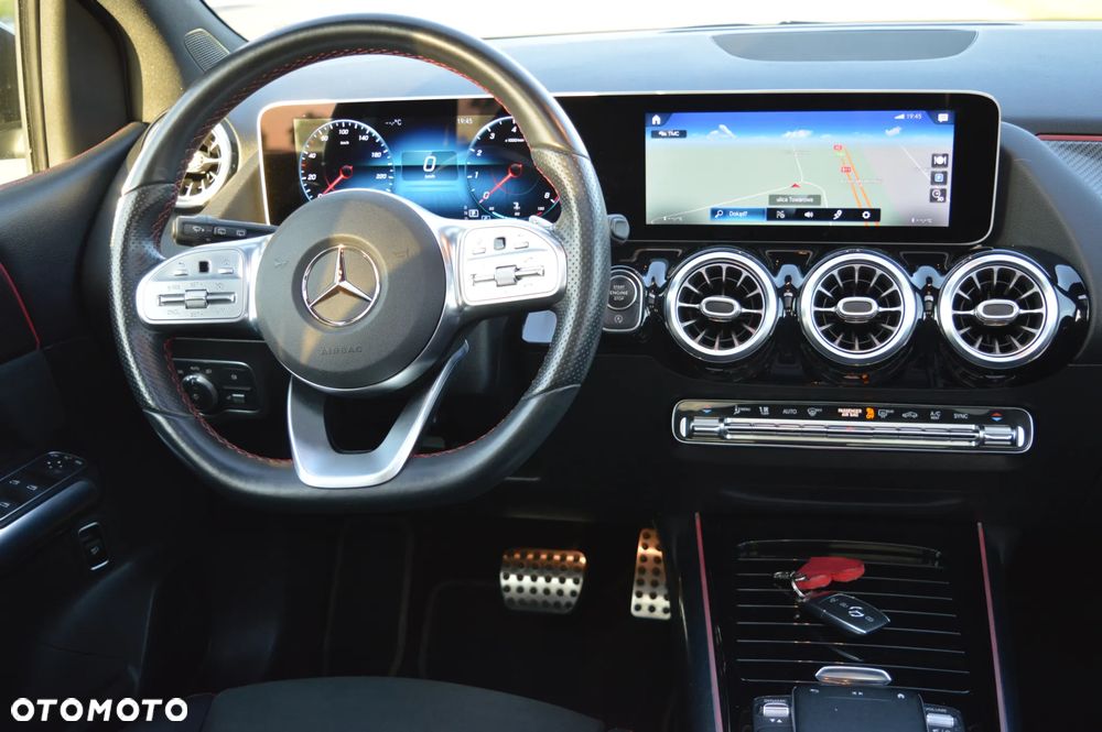 Mercedes-Benz Klasa B 180 AMG Line 7G-DCT - 32