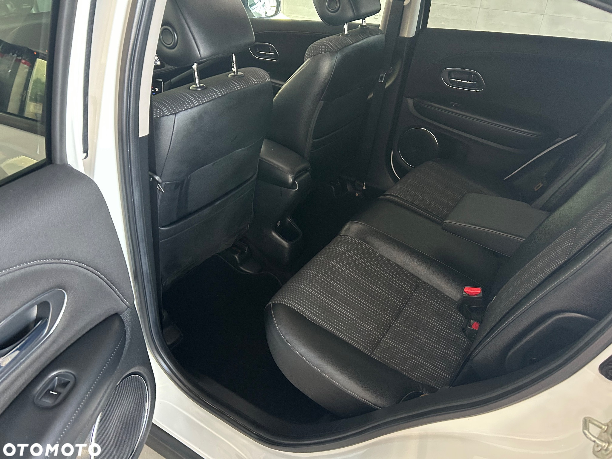 Honda HR-V 1.5 Elegance (ADAS/Honda Connect+) CVT - 23